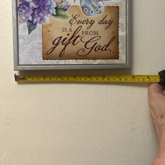Every Day is a Gift from God wall decor or desktop framed message - Picture 2 of 5